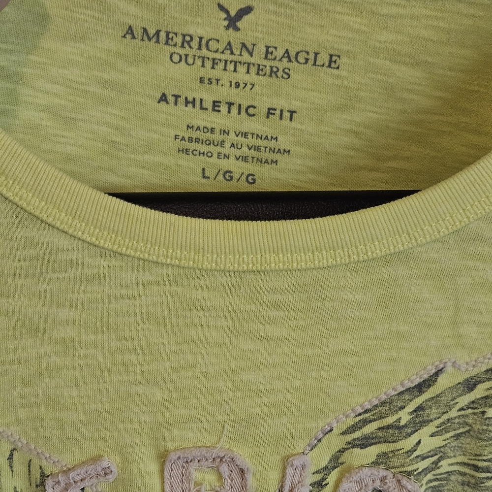 American Eagle Outfitters Graphic T-Shirt . - Picture 4 of 11